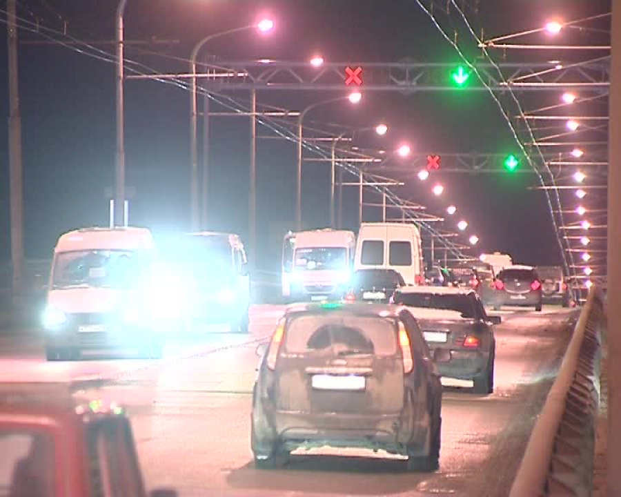 Власти Костромы задумались о включении реверсивных светофоров во время ДТП на мосту через Волгу