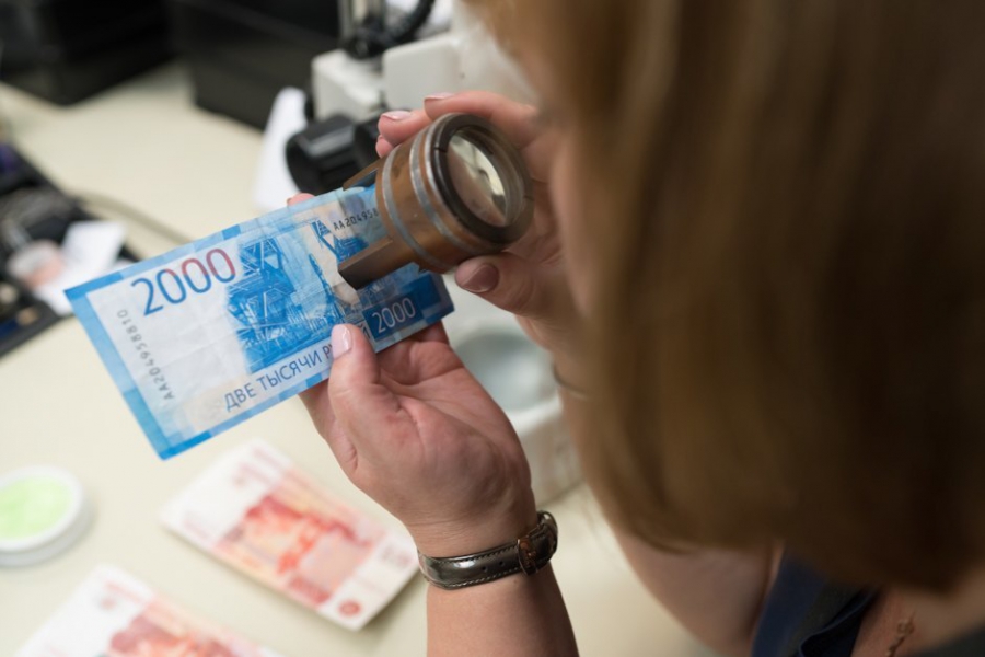 Костромичам рассказали, какие фальшивые деньги просачиваются в регион чаще всего
