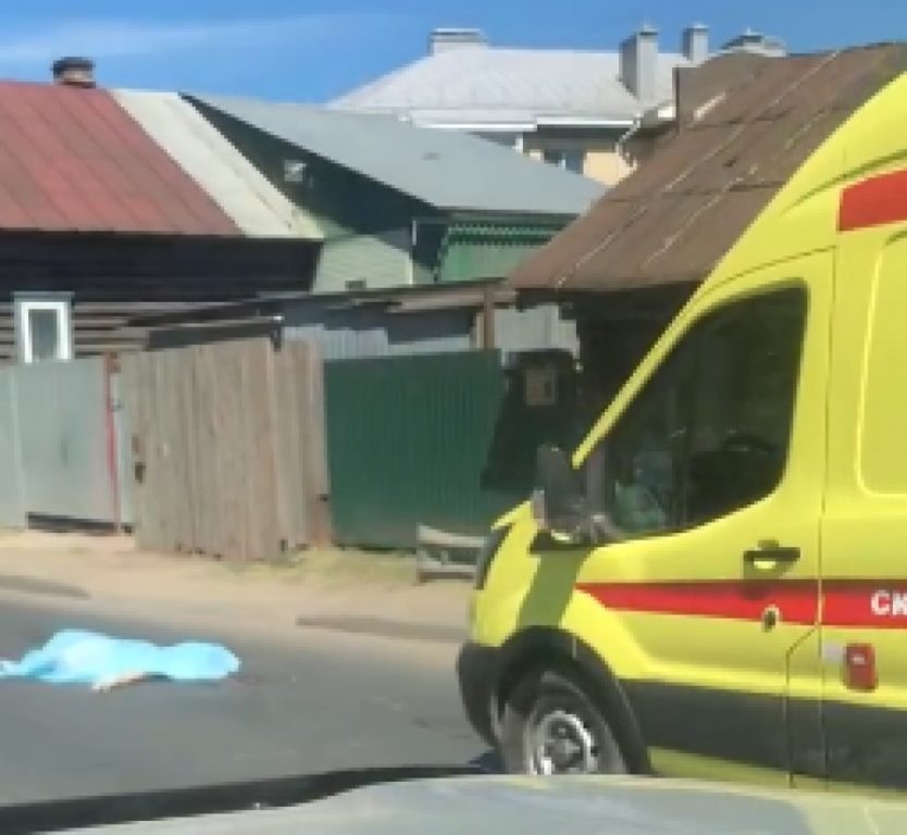 В Костроме грузовик насмерть сбил пешехода