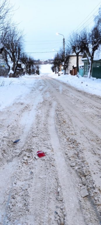 Жители Костромы жалуются на заснеженные дороги