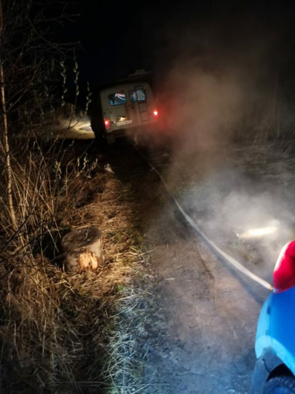 В Костроме спасатели избавили семью с детьми от ночевки в заглохшем автомобиле