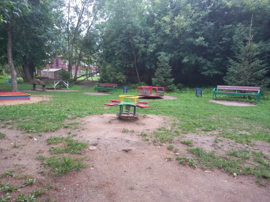 Детские площадки Костромы оказались не самыми опасными для жизни детей
