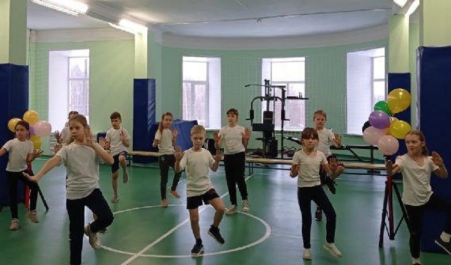 16 сельских школ Костромской области оснастят современными спортзалами