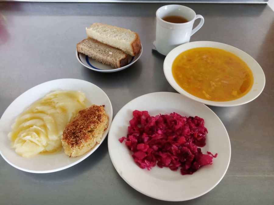 В Костроме поваров школьных столовых будут повторно учить готовить