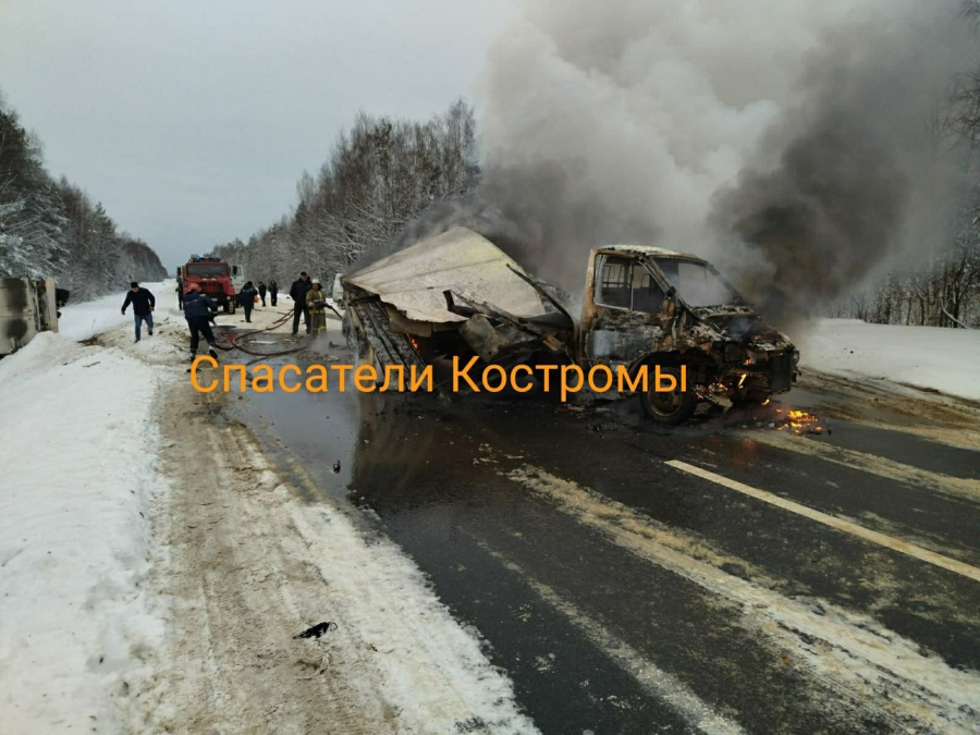 В ДТП в Костромской области сгорели два авто (ФОТО)