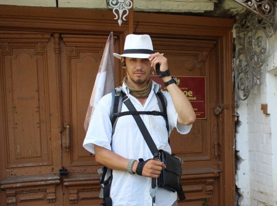 Популярный блогер почти два года шел пешком в Костромскую область