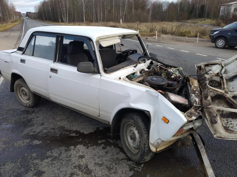 В Костромской области за сутки пострадали три водителя автомобилей ВАЗ