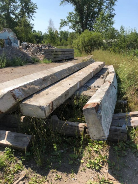 В Костромской области отец на несколько минут упустил детей из виду – и нашёл их под бетонной плитой (ФОТО)