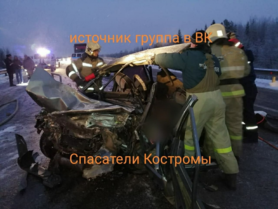 В Костромской области в страшном ДТП погибли два человека