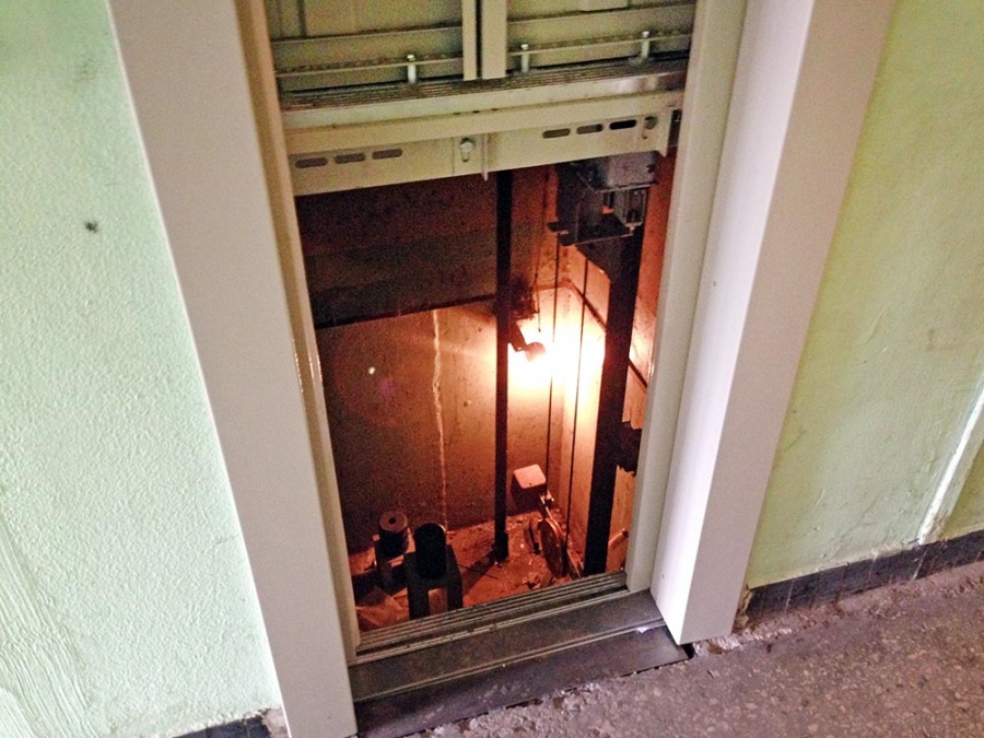 Костромичка «унаследовала» долг своего племянника в размере трехсот тысяч рублей за сломанный лифт