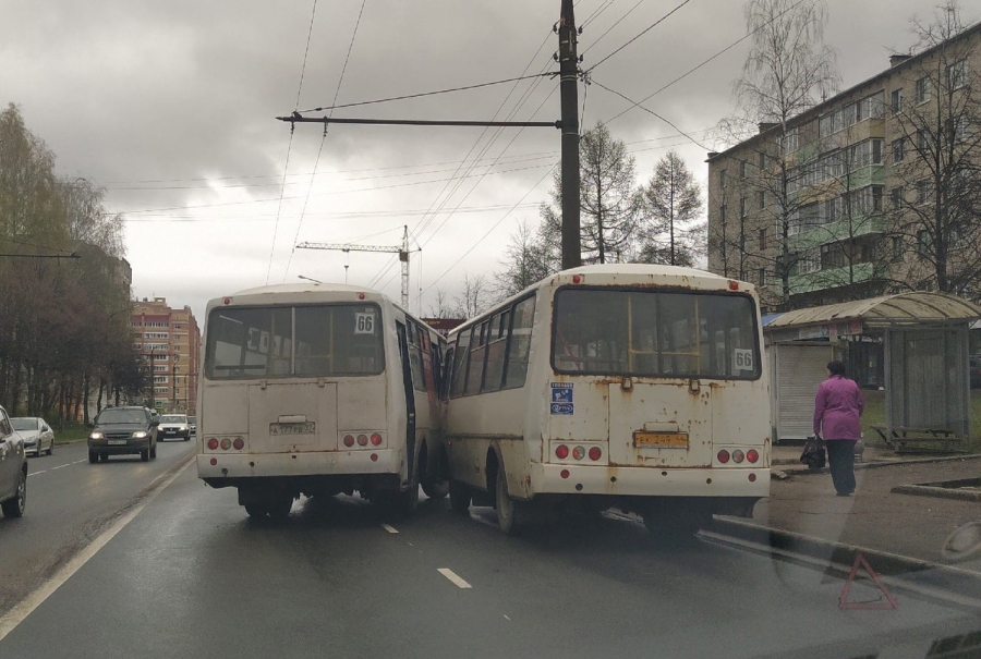 Два заволжских автобуса не поделили пассажиров и устроили ДТП