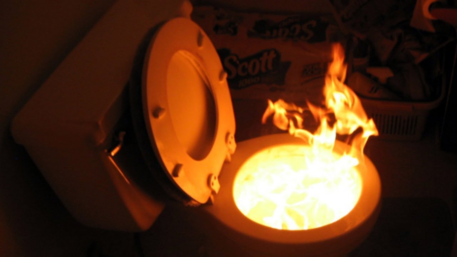 В Костроме за сутки сгорело два туалета