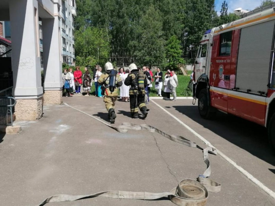 В Костроме из женской консультации эвакуировали людей