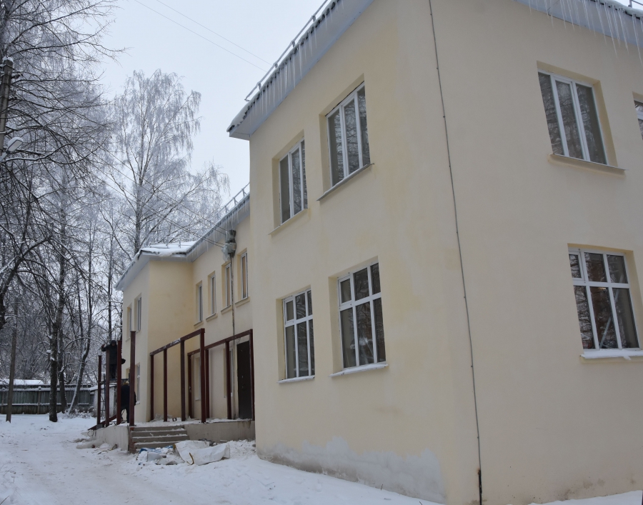 Костромские власти поручили ускорить ремонт художественной школы