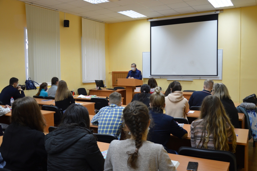 Студенты юридического института узнали все о преступлениях в Костроме из первых рук