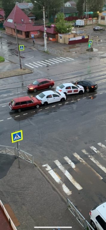 Костромич «собрал» в ДТП на Кинешемке четыре автомобиля