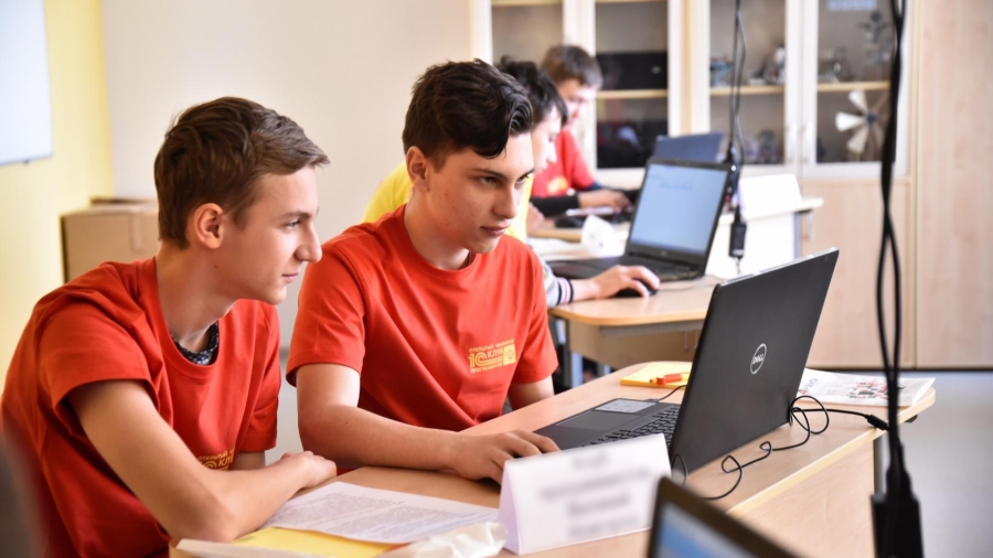 Костромские школьники получили возможность бесплатно обучиться программированию