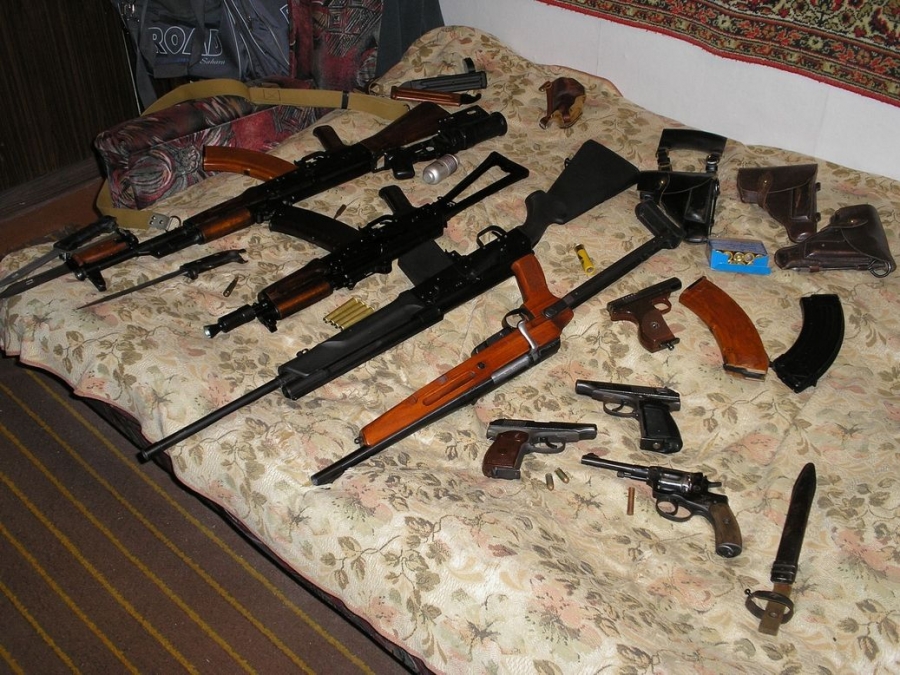 В Костроме нашли тайник с оружием и боеприпасами