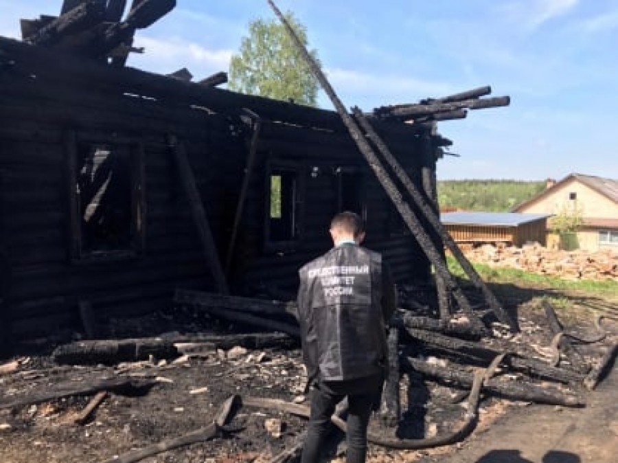 Сын погиб, отец в больнице: страшный пожар произошел ночью в Костромской области