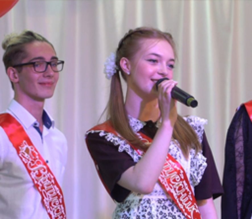 Почти 3,5 тысячи школьников Костромы услышали «последний звонок»