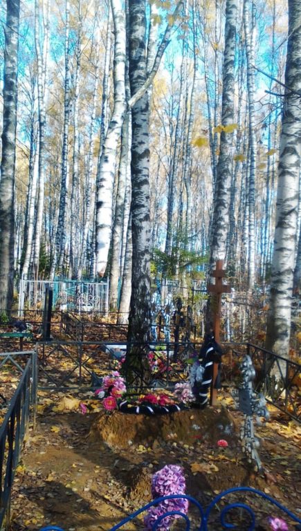 На кладбище в Заволжье несколько захоронений находятся под угрозой