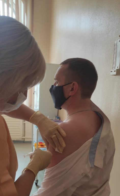 Директор департамента образования и науки Костромской области Илья Морозов прошел вакцинацию от COVID-19