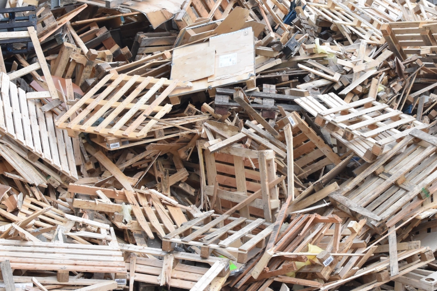 У жителей Красного-на-Волге будут конфисковать «брошенные» дрова и навоз