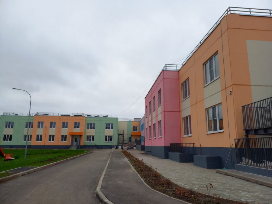 Последние штрихи: работы по благоустройству будущего детского сада в Костроме подходят к завершению (ФОТО)