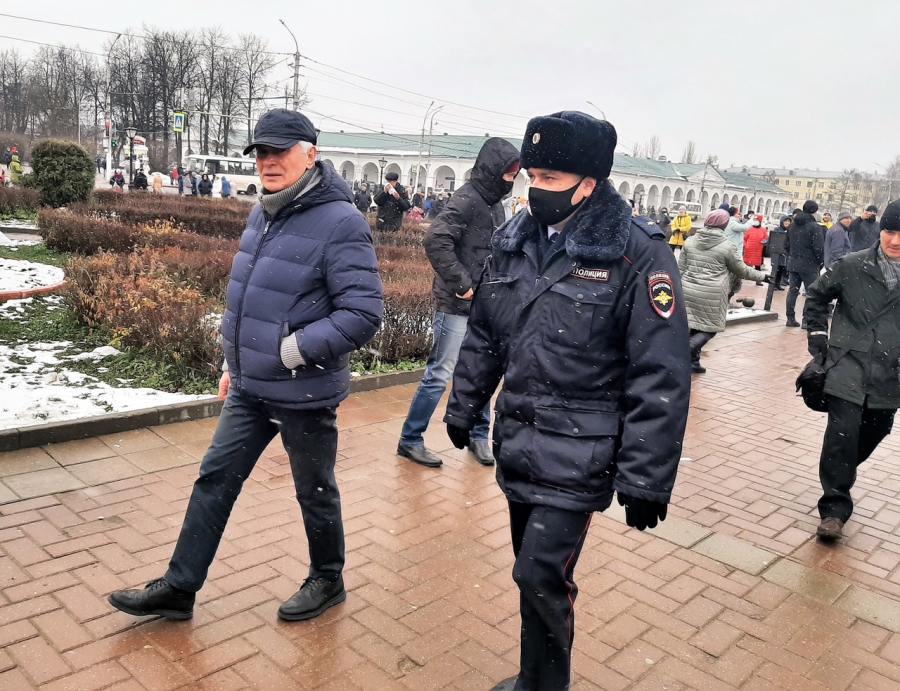 Народный сход против QR-кодов в Костроме разогнали силовики