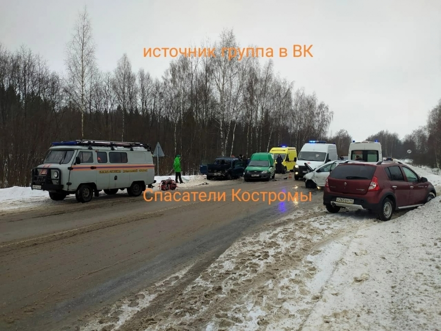 В страшном ДТП под Костромой пострадали 4 человека