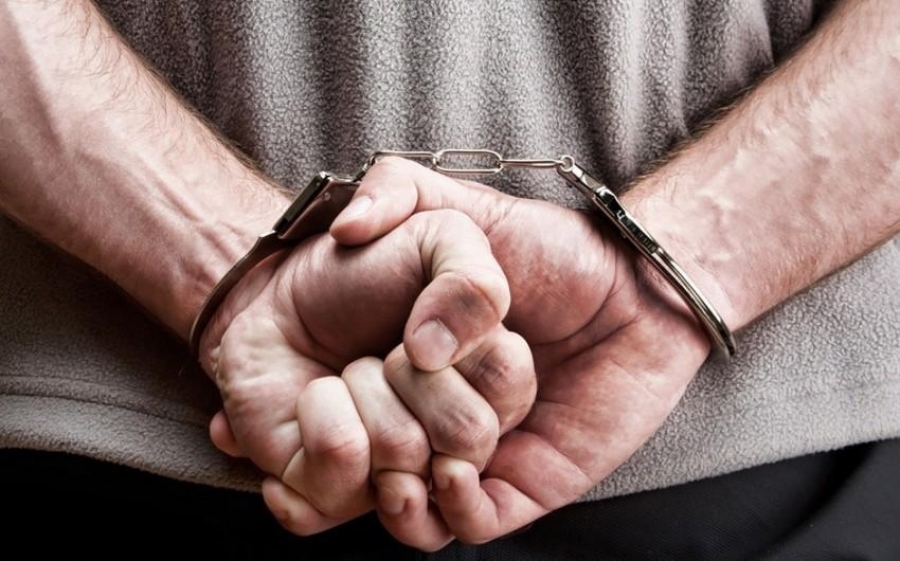 В Костроме сотрудник уголовного розыска в одиночку задержал разбойника с ножом