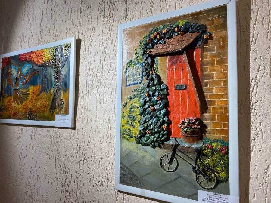 В Костромской глубинке занятия живописью проходят в “подвале”