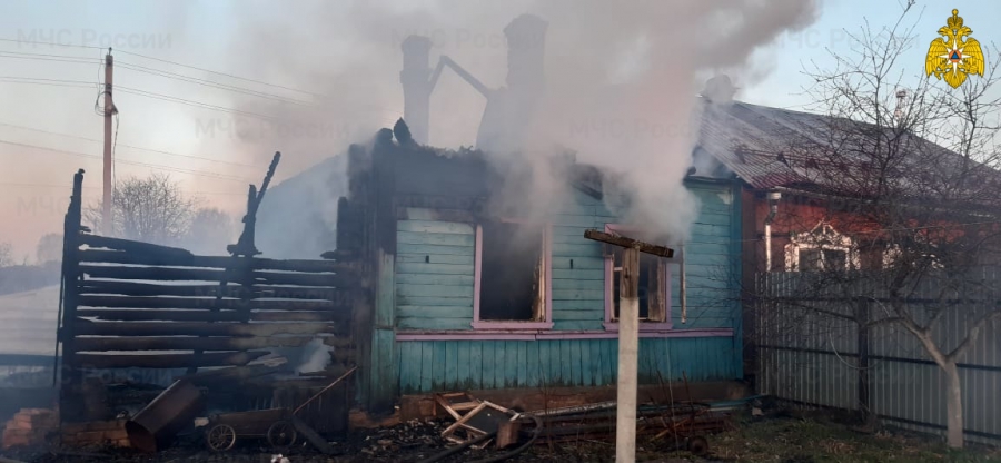 Двое взрослых и ребенок погибли в страшном пожаре в Костромской области