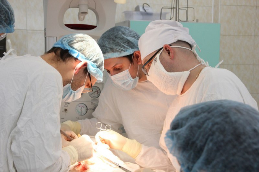 Томские врачи провели уникальную операцию и помогли маленькой костромичке
