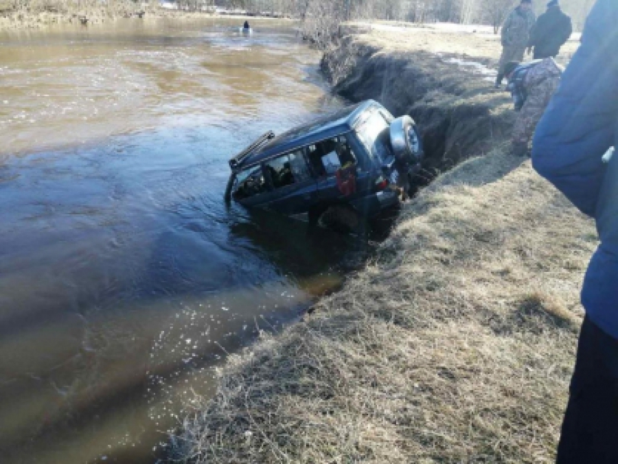 Костромские следователи проводят проверку по факту гибели водителя на Покше