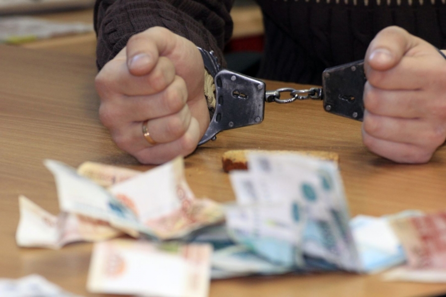 Костромские полицейские задержали помощников телефонных аферистов