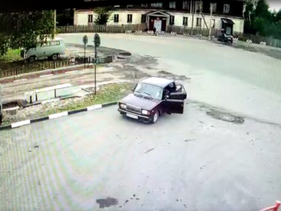 В Костромской области угонщики переехали хозяина автомобиля