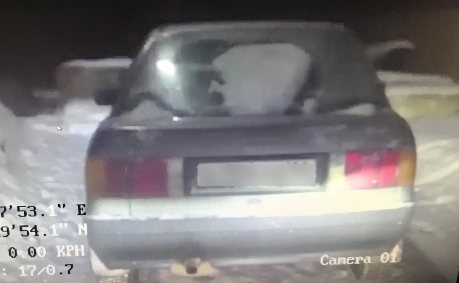 В Костромской области пьяный водитель бросил машину и пытался сбежать от полицейских