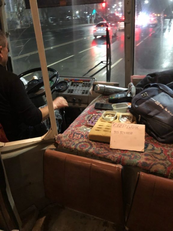В Костроме водители некоторых автобусов заставляют пассажиров оплачивать проезд “в обход” терминалов