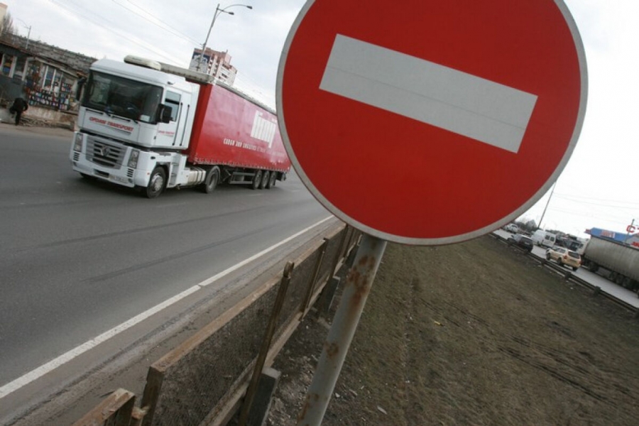 Костромичам напоминают о закрытии дорог для большегрузов