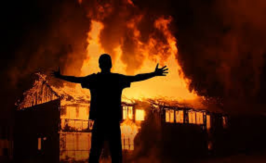 В Костромской области мужчина ради алкоголя спалил магазин