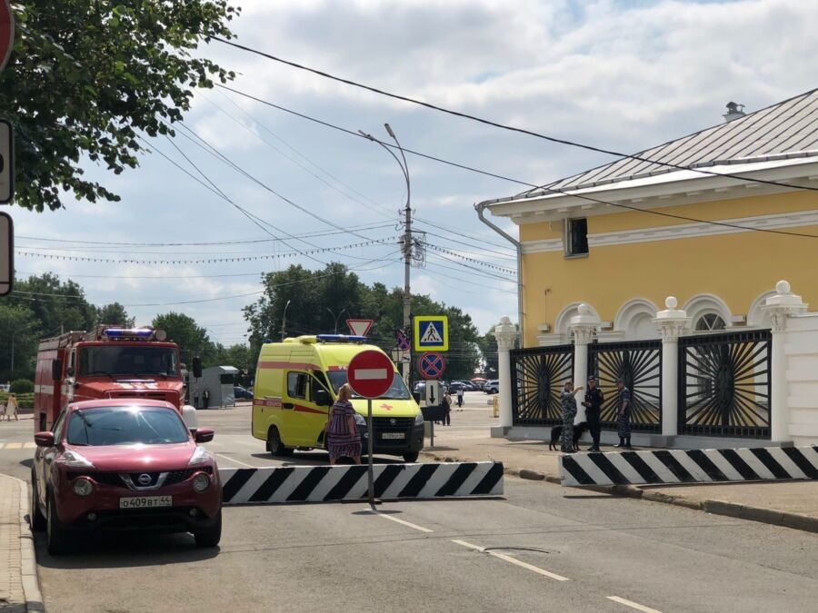 Центр Костромы оцепили из-за сообщения о бомбе