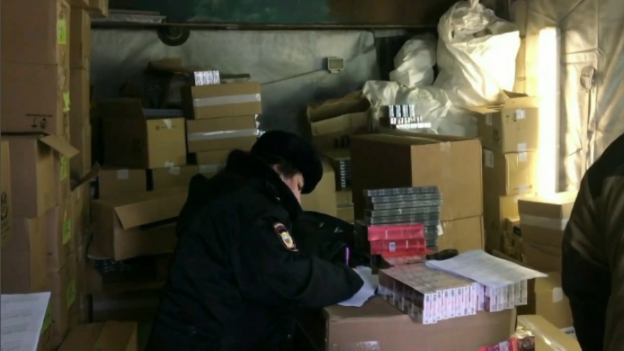 Костромич под завязку забил три гаража сомнительными «табачными палочками» (ВИДЕО)