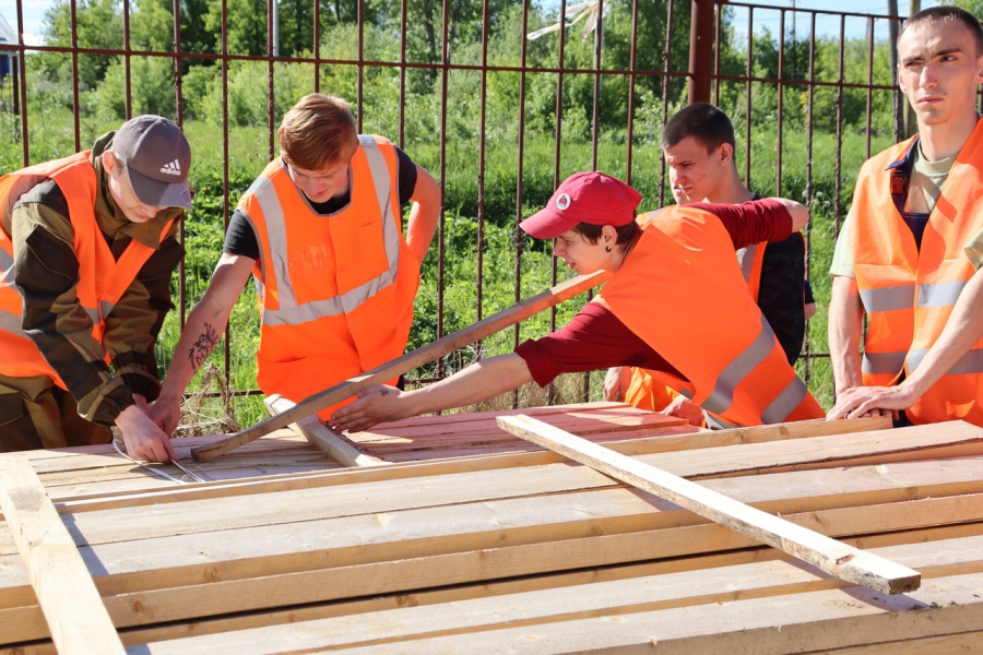 Строительство школ и детского сада в Костромской области доверили студентам