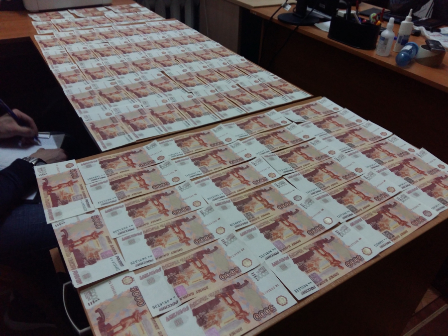 В Костроме задержали фальшивомонетчика с целым мешком поддельных купюр