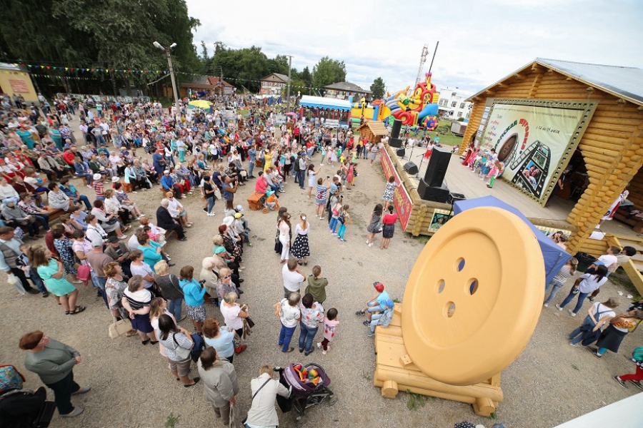 Гала-концерт и уха из карася: в Костромской области вновь пройдет фестиваль «Чухломская пуговка»