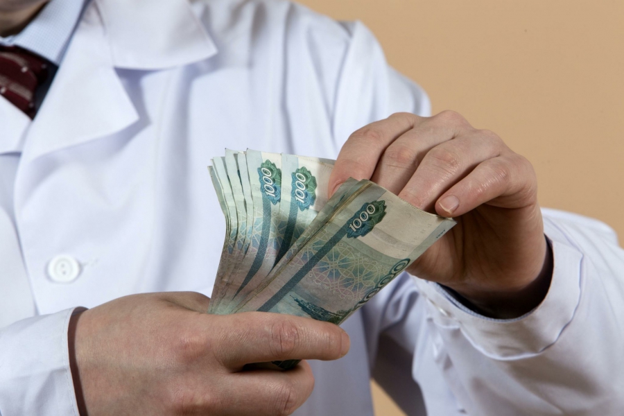 Суммы доплат костромским медикам приведут в соответствие с федеральными требованиями