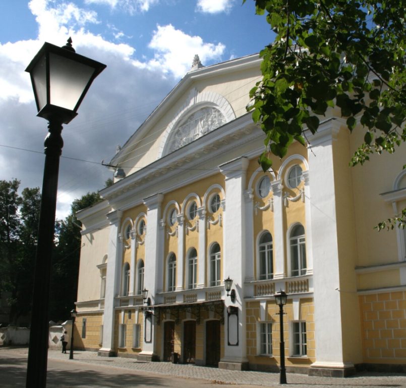 Актёры костромского драмтеатра выступят с «Вишнёвым садом» в чеховской усадьбе