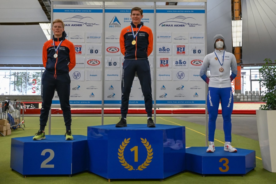 Костромской конькобежец привёз бронзовые медали с мирового турнира