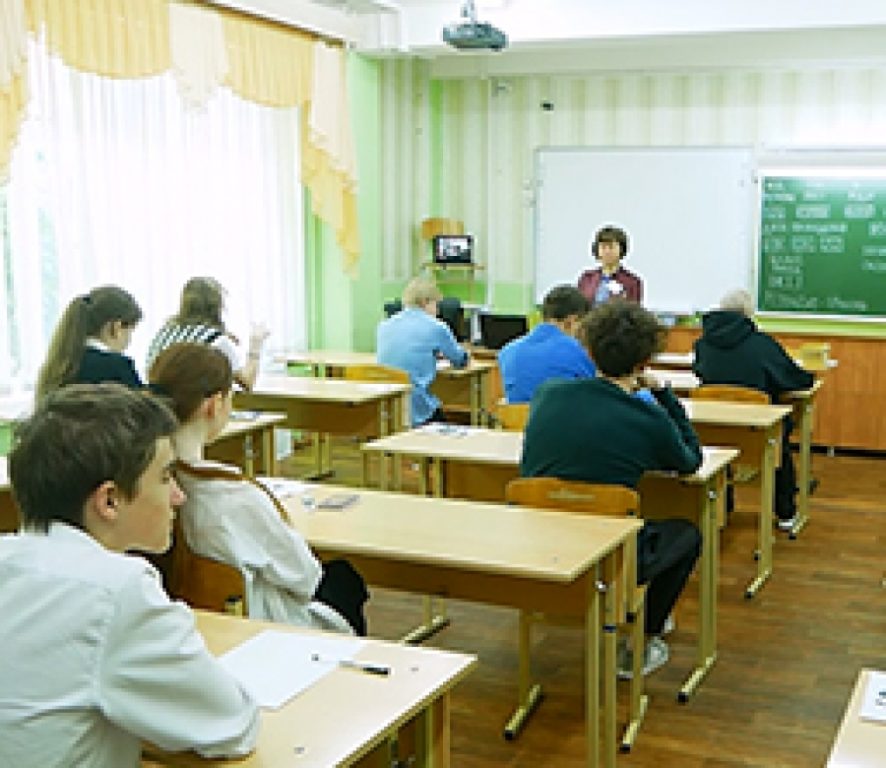 Почти 10 тысяч школьников сдают экзамены в Костроме